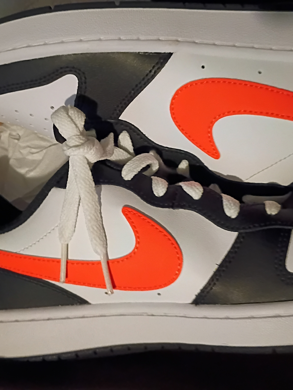 Nike Kids Low-Top Sneakers in White, Black and Bright Orange